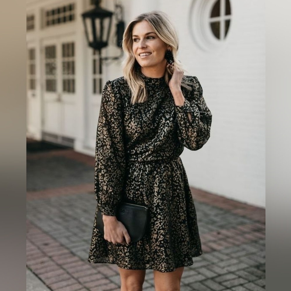 Cupcakes and cashmere   metallic Leopard print